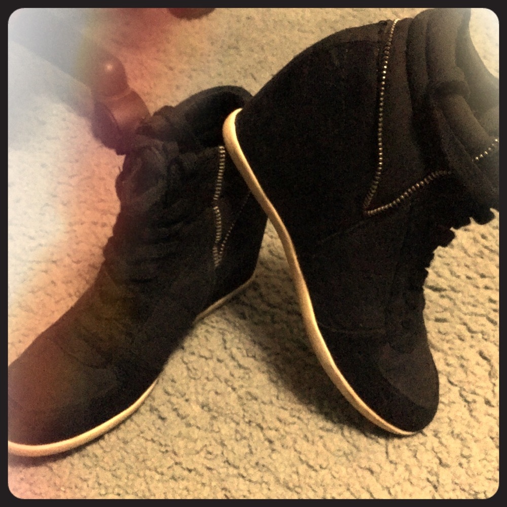 Black sneaker wedges